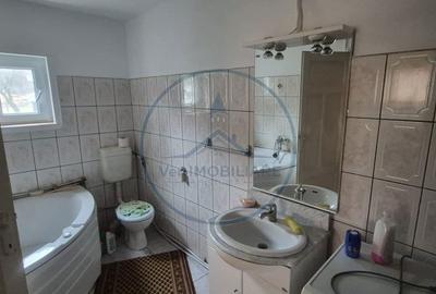 Casă cu 4 camere cu Teren 3800 Mp în Prundu Bârgăului - 9