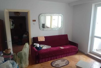 Apartament 2 cam ultracentral 50mp etaj 2 centrala termica termoizolat Apartament 2 cam ultracentral 50mp etaj 2 centrala termica termoizolat - 2