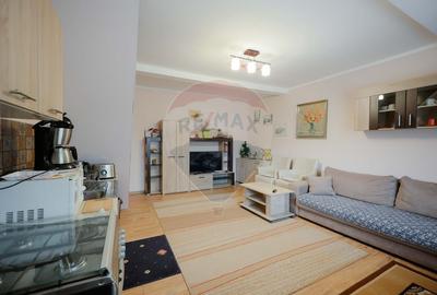 Apartament cu 4 camere decomandat în Central - 3