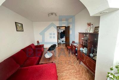 Apartament cu 3 camere semidecomandat în Astra - 2
