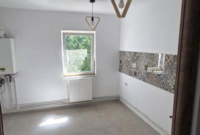 Apartament cu 3 camere în Micro 16 - 3