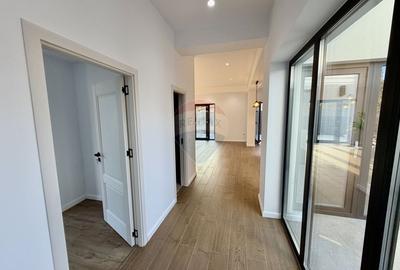 Casa / Vila cu 4 camere de vanzare in zona Nord Casa / Vila cu 4 camere de vanzare in zona Nord - 11