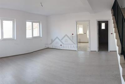 Casă cu 4 camere cu Teren 200 Mp în Bucium