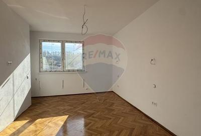 Casă cu 4 camere cu Teren 250 Mp în Vitrometan - 2