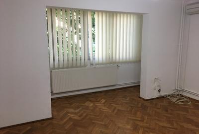 Apartament cu 4 camere decomandat în Take Ionescu