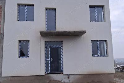 Casă cu Teren 388 Mp în Șimian - 1