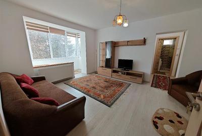 Apartament cu 2 camere semidecomandat, mobilat în Tractorul