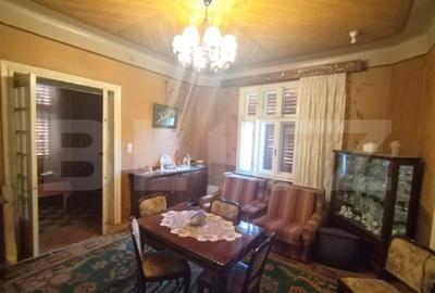 Casă cu 4 camere cu Teren 740 Mp în Cetate - 2