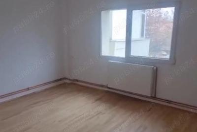 Apartament cu 3 camere decomandat în Colentina