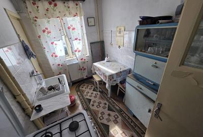 Apartament cu 3 camere semidecomandat în Central - 7