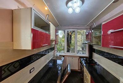 Apartament cu 2 camere decomandat în Medicină