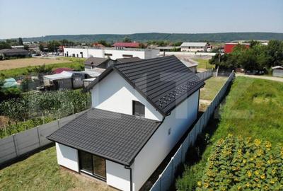Casă cu 4 camere cu Teren 830 Mp în Central - 2