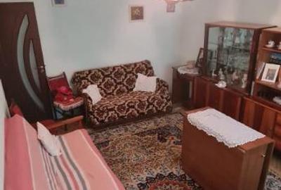 Apartament cu 2 camere cartier C5 etajul 4 - 3