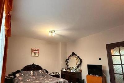 Duplex cu 9 camere cu Teren 300 Mp în Lunei - 1