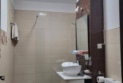 Apartament cu 2 camere semidecomandat în Dosu Bricii