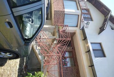 Casă cu 4 camere cu Teren 30000 Mp în Fârtățești - 9