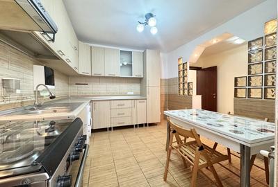 De Vanzare Apartament 3 Camere Rahova  Stradal, Vedere Spate, Anvelopat - 5
