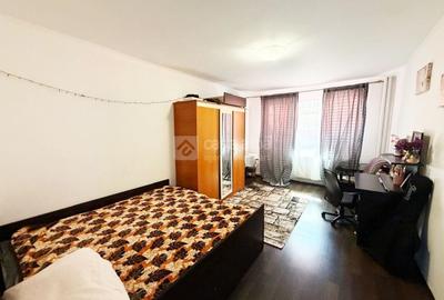 Apartament cu 3 camere decomandat, mobilat în Alexandru cel Bun - 1