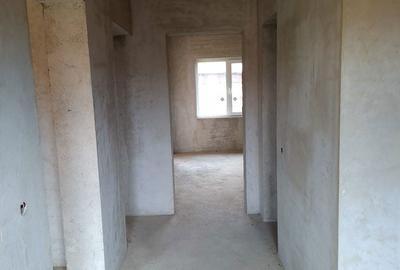 Casă cu 4 camere cu Teren 492 Mp în Bascov - 8