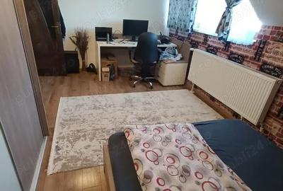 Casă cu 5 camere cu Teren 1000 Mp în Luna - 10