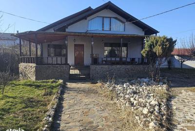 Casă cu 3 camere în Central - 17