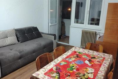Apartament cu 3 camere semidecomandat în Nord