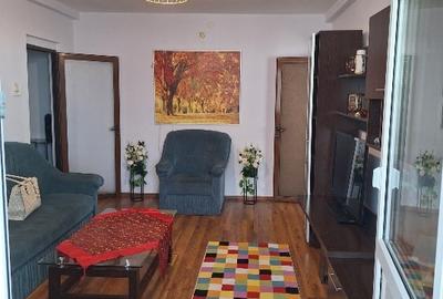Apartament cu 3 camere decomandat, mobilat în Central - 1