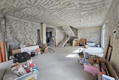 Duplex cu 6 camere cu Canalizare în Europa - 9