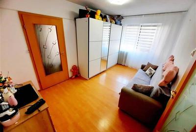Apartament cu 2 camere semidecomandat, mobilat în Florilor - 1