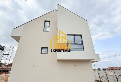 Casă cu 4 camere în Prelungirea Ghencea