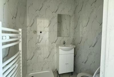 Casă cu 5 camere cu Teren 490 Mp în Păulești - 9