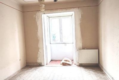 Apartament cu 3 camere decomandat în Triaj - 4