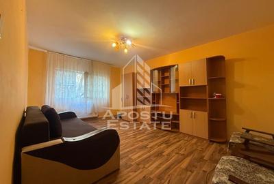 Apartament cu 3 camere decomandat, mobilat în Soarelui