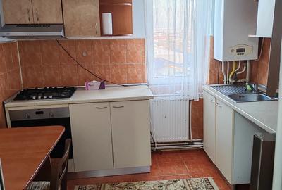 Apartament 2 camere de inchiriat Roman, str. Anton Pann, zona lini?tita 250 - 10