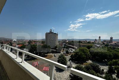 Apartament 3 camere, 78 mp, zona Cetate