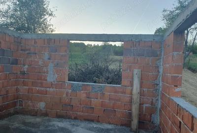 Casă cu 2 camere cu Teren 1142 Mp în Milova - 3