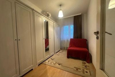 Apartament cu 3 camere decomandat în Aradului