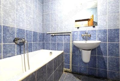 Casă cu 4 camere cu Teren 2091 Mp în Central - 2