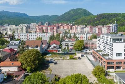 Teren de 3256 mp, în Județean - 7