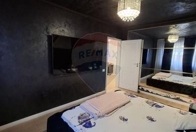 Apartament cu 3 camere  cu loc de parcare si curte proprie -de vanzare - 11