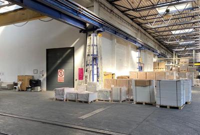 Hala de 5000 mp in apropiere de metrou Republica - 2