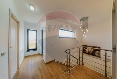 Casa tip duplex de inchiriat in Via Carmina - 12