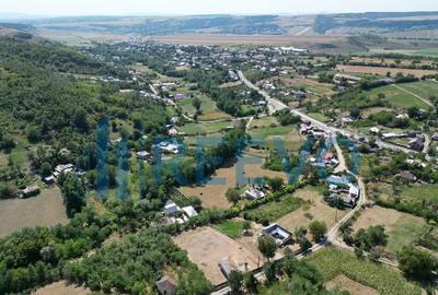 Casă cu 2 camere cu Teren 1425 Mp în Parincea - 11