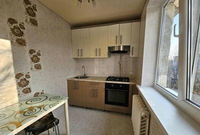 3 camere de vanzare Piata Romana - 1