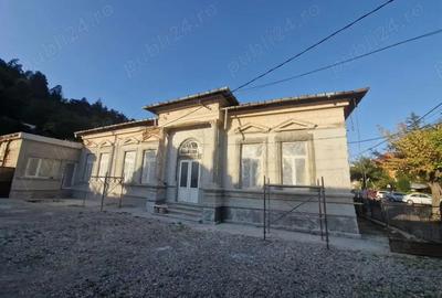 Casă cu 6 camere cu Teren 800 Mp în Central - 9