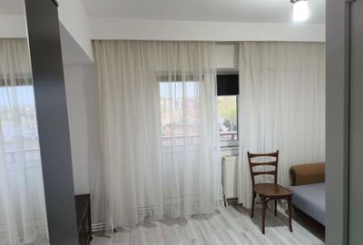 Apartament cu 2 camere decomandat în Delfinariu