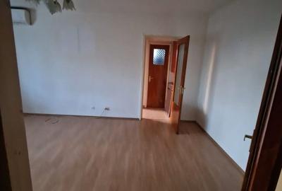 Apartament cu 2 camere semidecomandat în Dristor