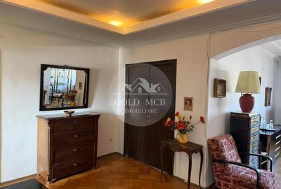 Apartament cu 3 camere circular în P-ța Universității - 12