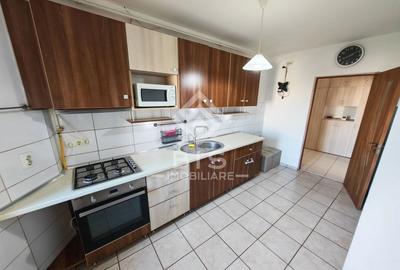 Apartament cu 2 camere decomandat în Sud-Vest