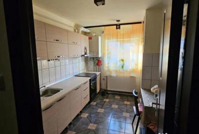Apartament cu 2 camere decomandat în Hotvon
